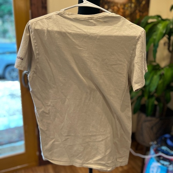 Columbia t shirt size medium in GUC - Picture 5 of 5